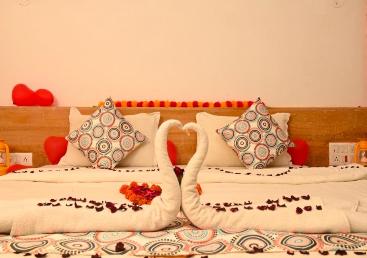 The Saffron Desert Camp Jaisalmer Bagian luar foto